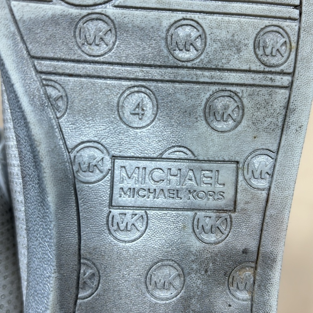 Michael Kors girls shoes with Velcro and laces​​​​​​​​​ - Picture 10 of 11